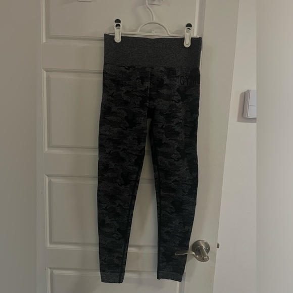 Gymshark Black Gym Camo Seamless Leggings - Picture 3 of 5